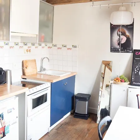 Lovely In The 7th * פריז